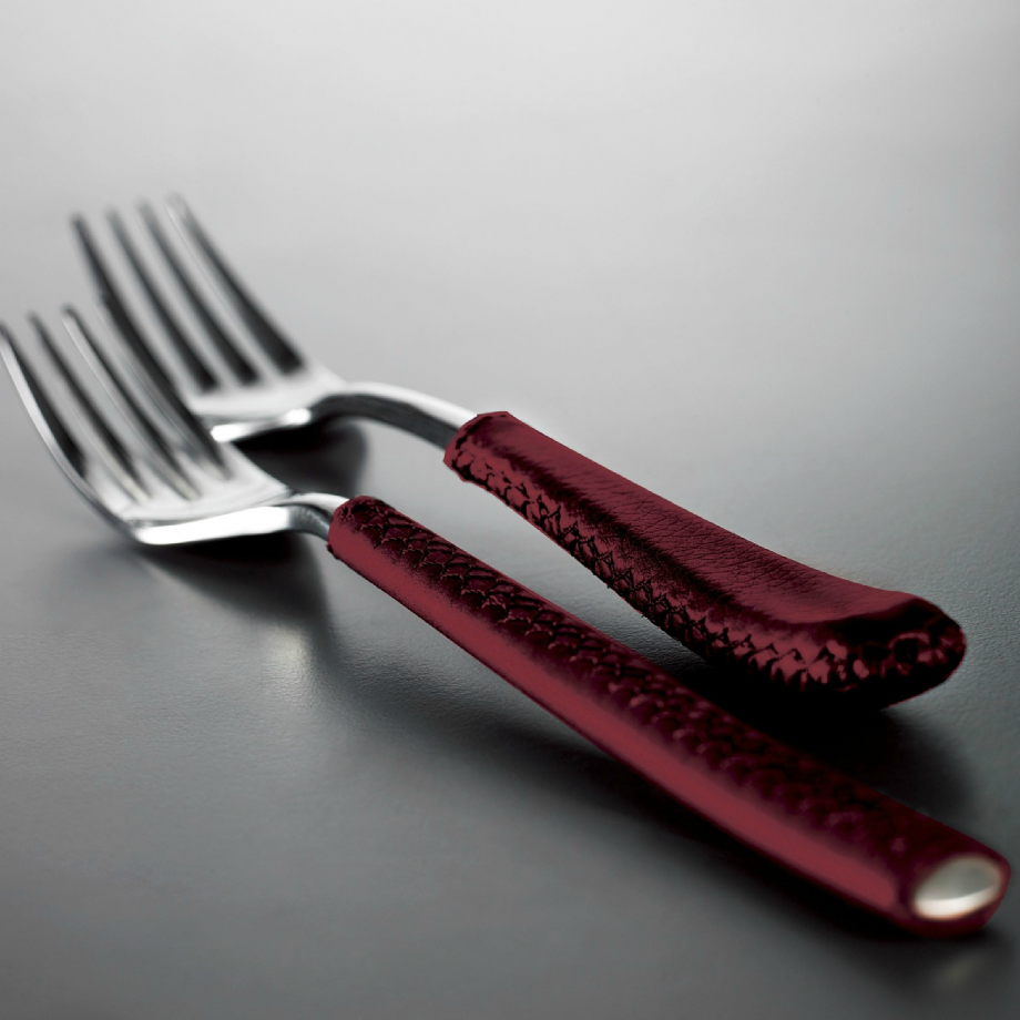 DUETTO LEATHER 24-PIECE CUTLERY SET BY CASA BUGATTI - Luxxdesign.com - 2